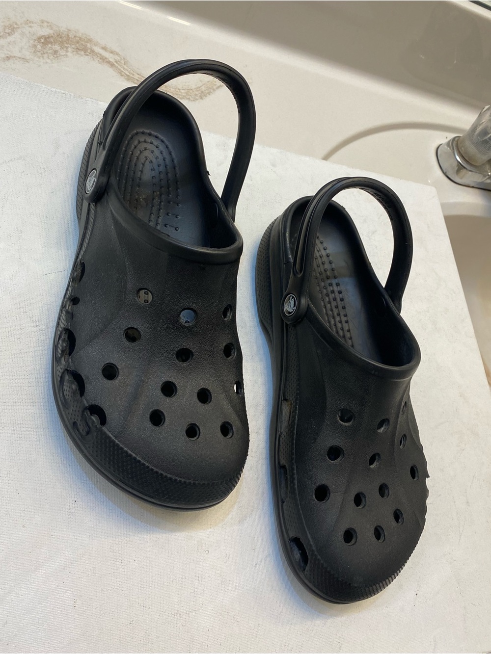 CROCS Classic Black Unisex Clogs - Picture 9 of 9